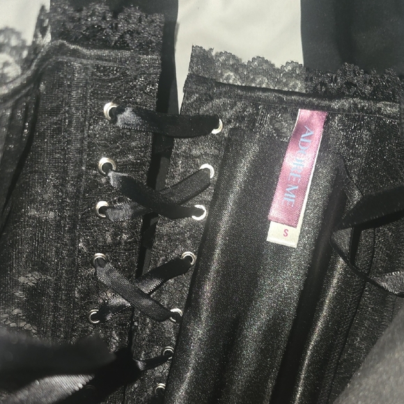 Adore Me Beautiful Elegant Black Lace Corset Top (NWT)(S)✨️🖤✨️ - Picture 7 of 8